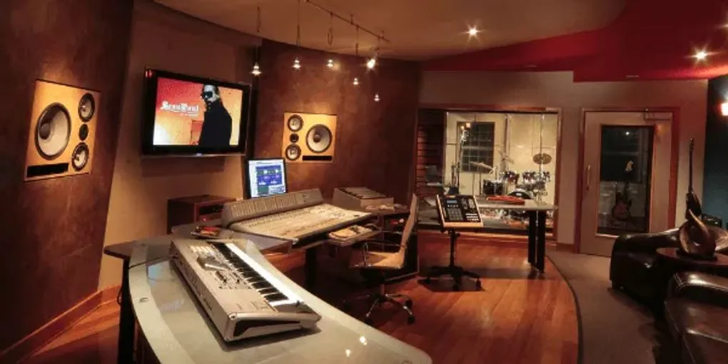 Decorar o Home Studio com Caixas de Ovos ou Sonex?