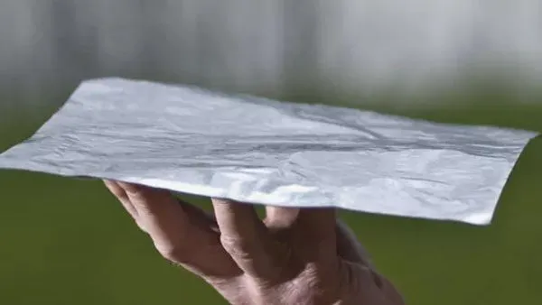 Alto-falantes Finos como uma Folha de Papel?