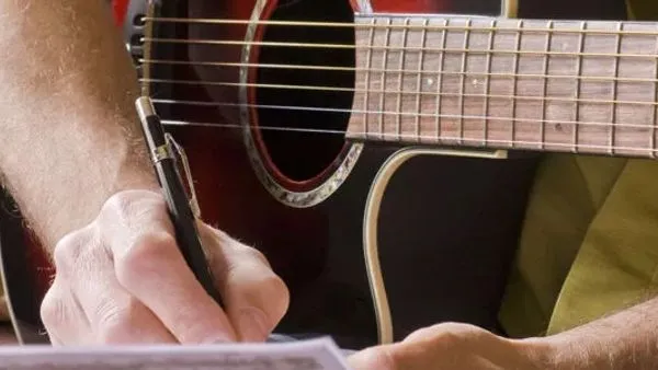 Como Compor uma Música de Sucesso