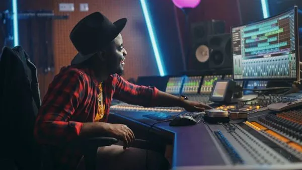 Produção Musical Como Profissão: O Guia Definitivo para Viver de Produção Musical